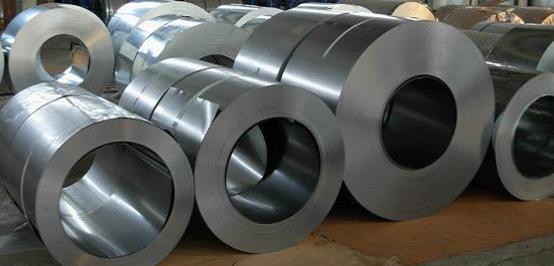 国内市场资金供应决定钢材价格水平